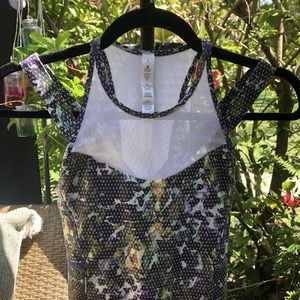 Lululemon athletic tank w/ built in bra